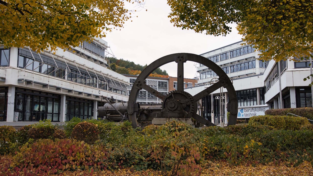 Vom Lehrbuch zur Lebensrealität: Wie Eplan Education die Ausbildung in Siegen verändert