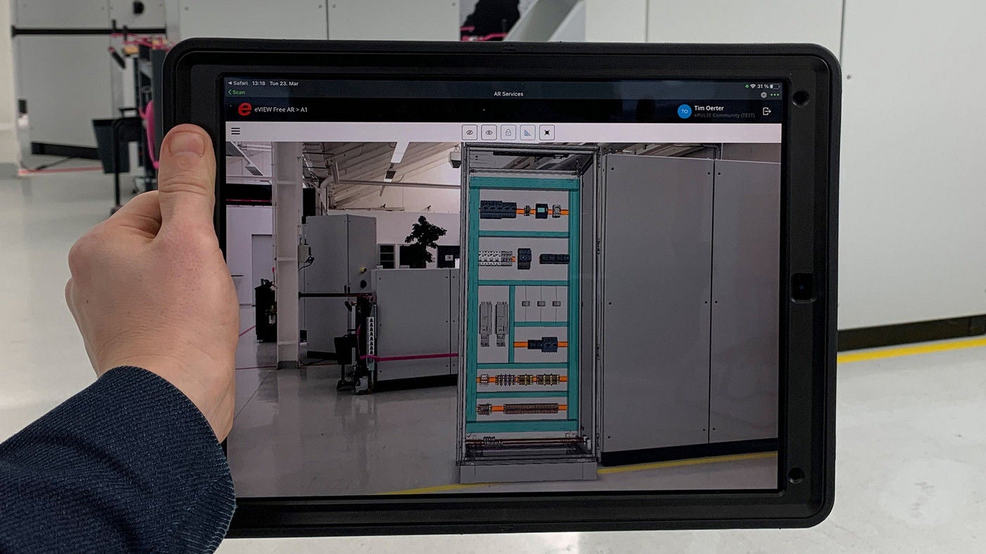 Digitaler Schaltschrank "auf den Tisch gestellt"