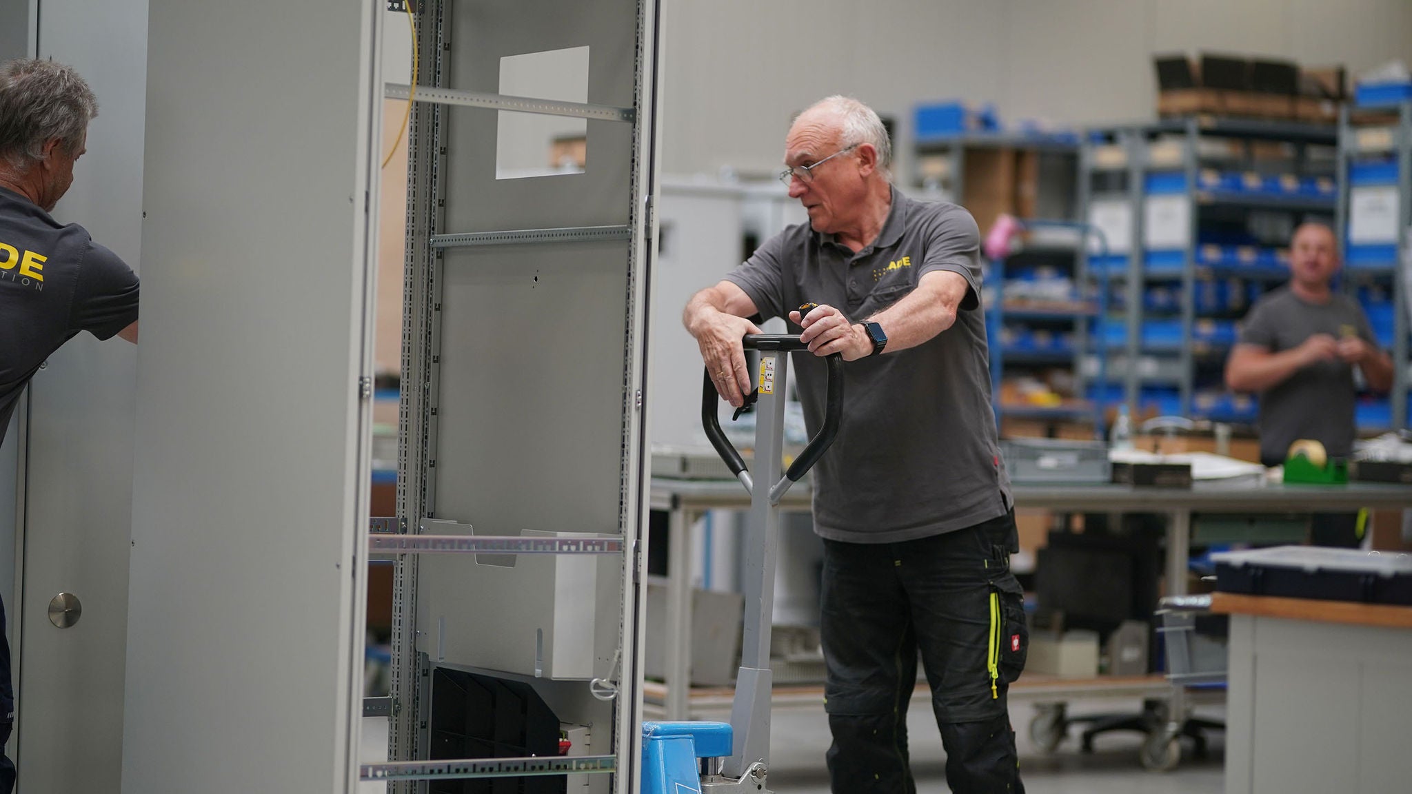 exclusively-using-rittal-control-cabinets-hade-automation