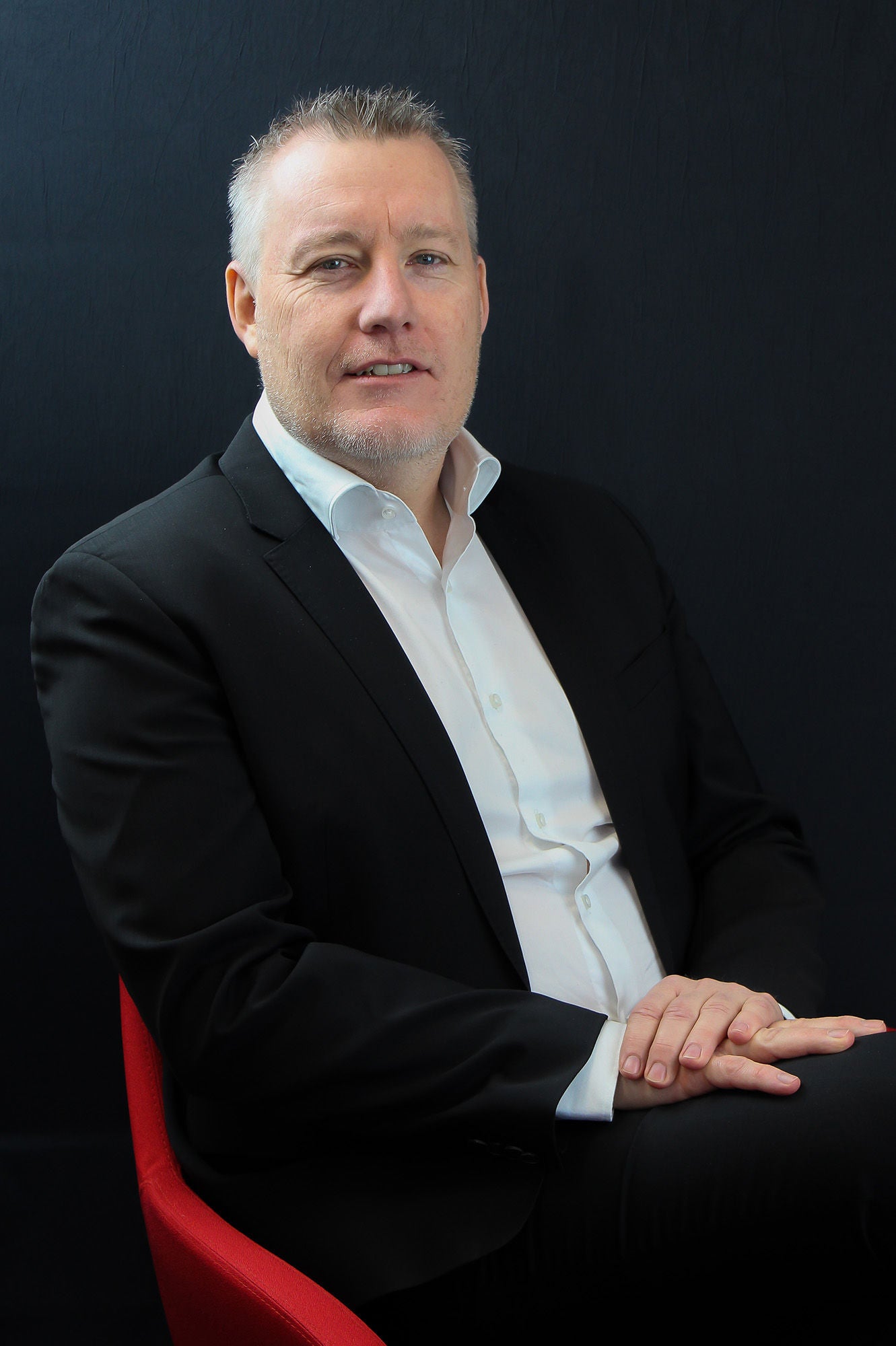 „Die Mitarbeitenden an den Verdrahtungsarbeitsplätzen erhalten von Eplan Smart Wiring grafische Anleitungen für jeden Arbeitsschritt. So kann UNTHA e-technology auch bei der manuellen Verdrahtung Fehler beinahe vollständig ausschließen.“