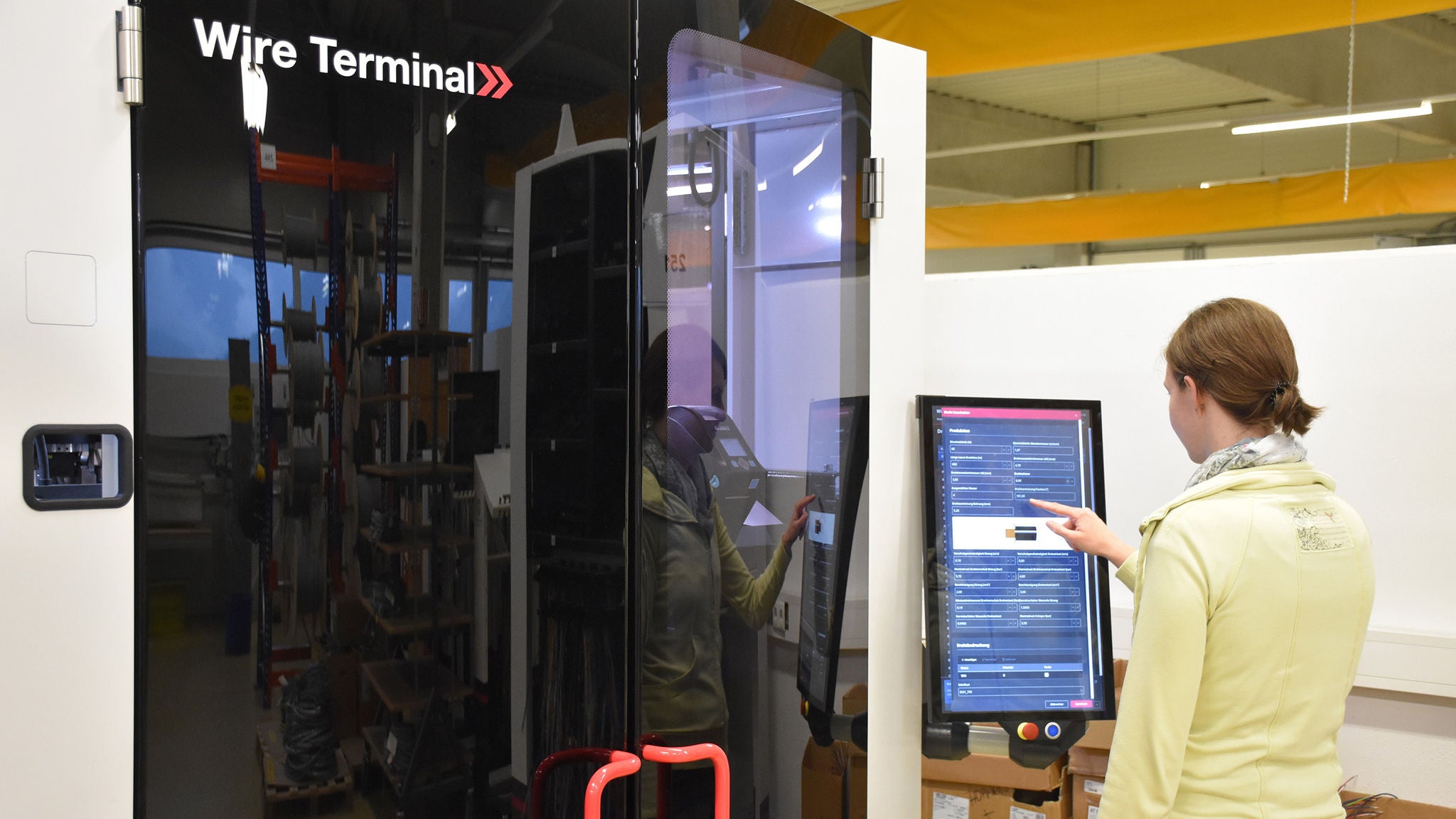 Automatisierte Konfektionierung der Drähte in einem Wire Terminal WT