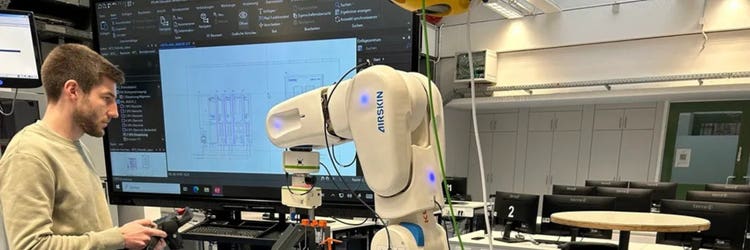 “Trabalhar com a Eplan me levou a um longo caminho”