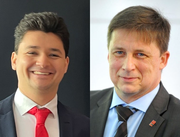 Ein Bild, das Person, Menschliches Gesicht, Krawatte, Kleidung enthält. KI-generierte Inhalte können fehlerhaft sein.