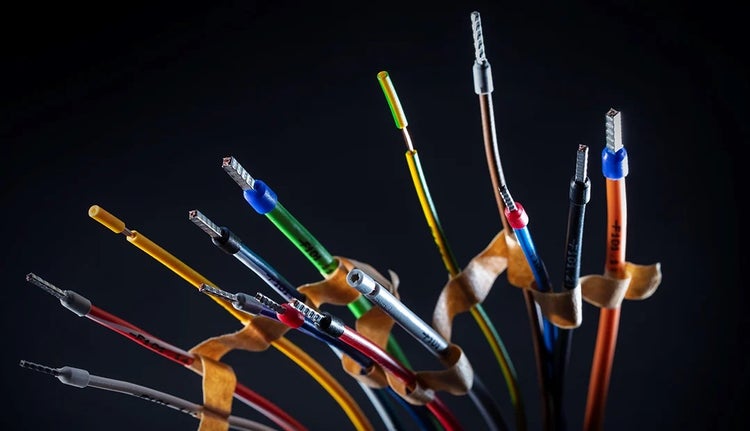 Drähte automatisch konfektionieren auf Basis von Eplan Daten (@WUS-TEC).