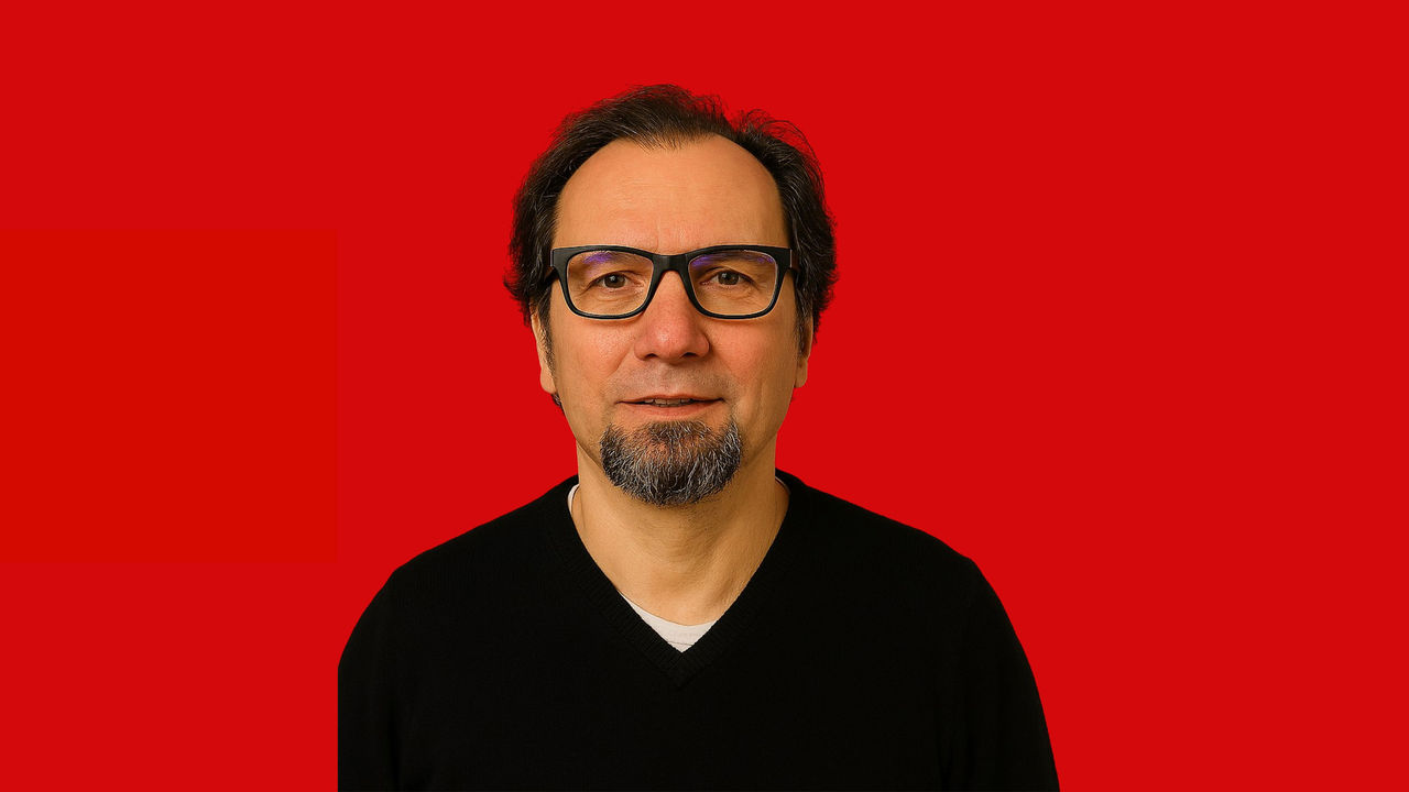 Domenico Parisoli, coordinatore dell’indirizzo Elettronica ed Elettrotecnica e docente di sistemi automatici presso Istituto L. Nobili di Reggio Emilia.