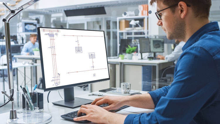 Header - Engineer achter computer met Eplan software