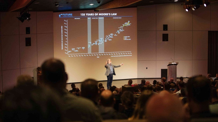 Maarten Steinbuch aan het woord tijdens Let's EPLAN 2025