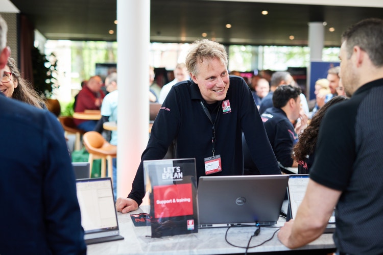 Support desk bij Let's EPLAN Techplaza